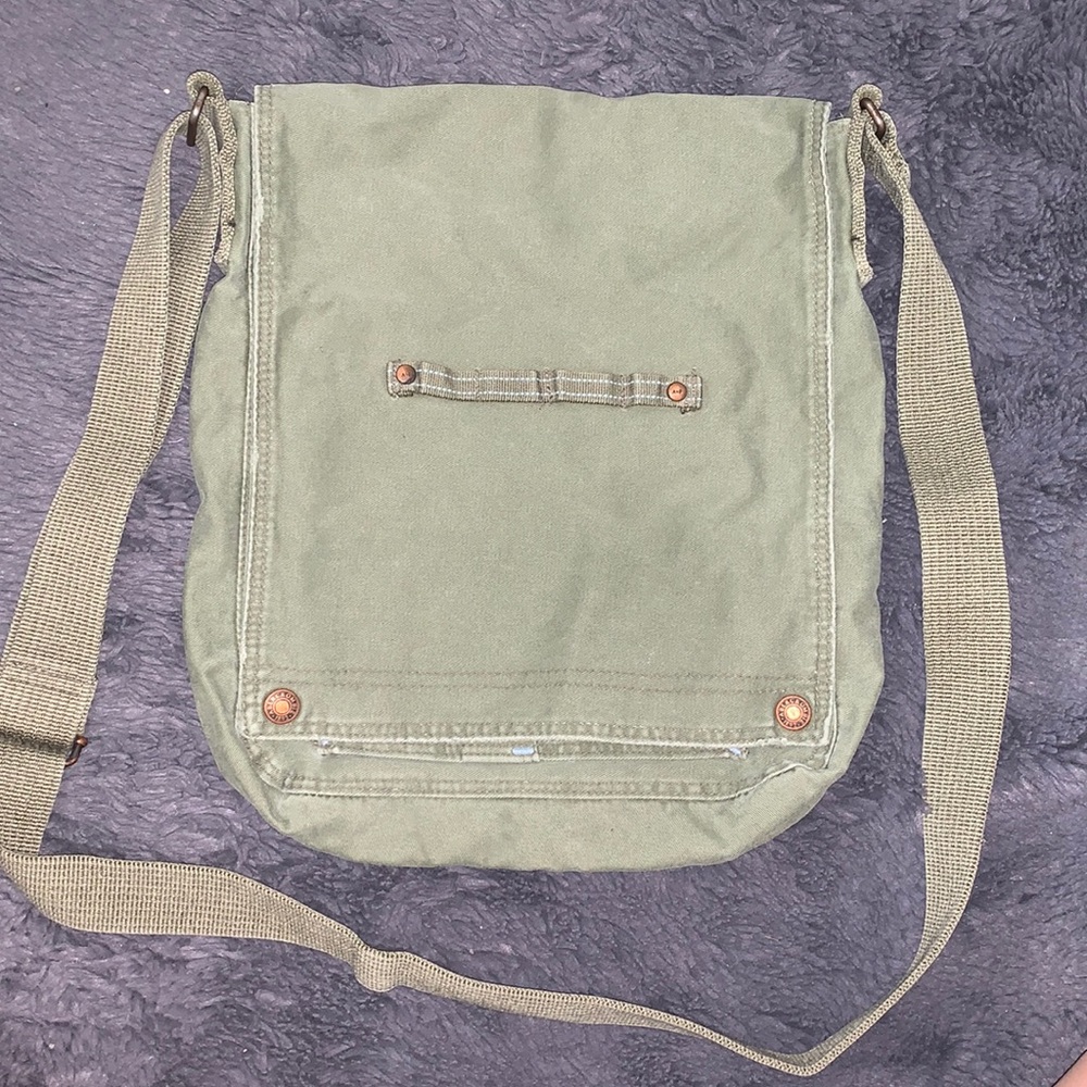 abercrombie olive green messenger bag